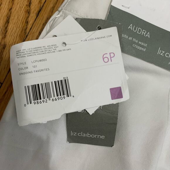 Liz Claiborne white petite Audra cropped pants - Picture 7 of 7